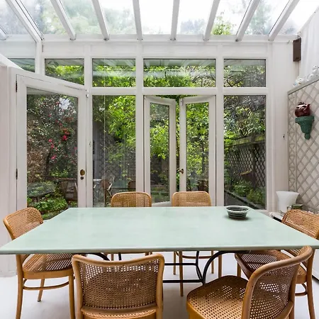 Veeve - Charming Townhouse Near Parc Montsouris