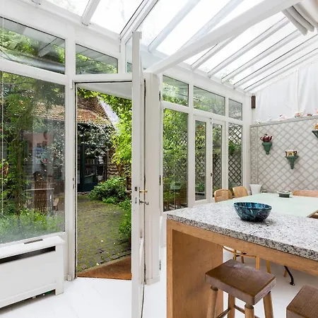 Veeve - Charming Townhouse Near Parc Montsouris * Paris