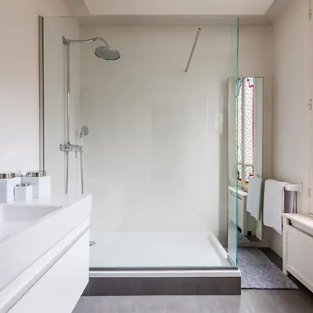 Veeve - Charming Townhouse Near Parc Montsouris Paris