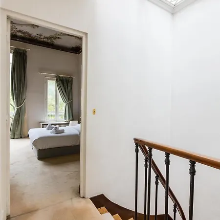 Holiday home Veeve - Charming Townhouse Near Parc Montsouris *