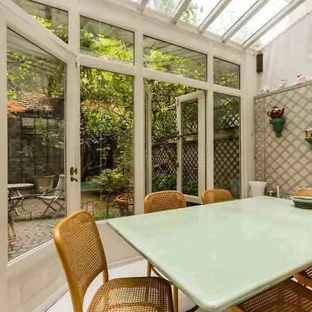 Veeve - Charming Townhouse Near Parc Montsouris Holiday home Paris
