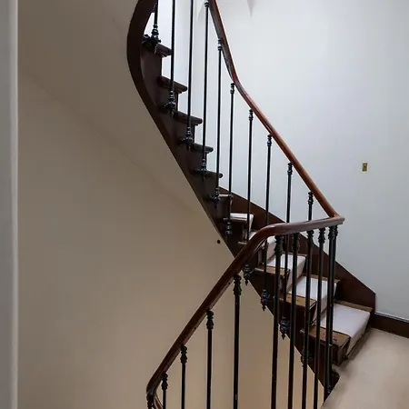 Veeve - Charming Townhouse Near Parc Montsouris Holiday home *