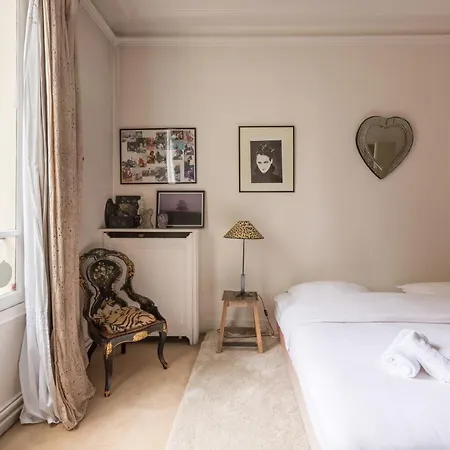 Veeve - Charming Townhouse Near Parc Montsouris *